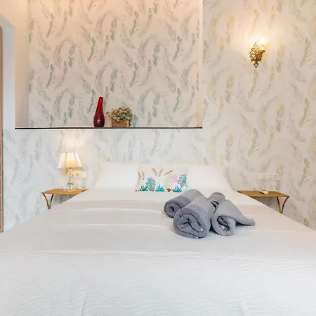 Visitacion Pool House شقة