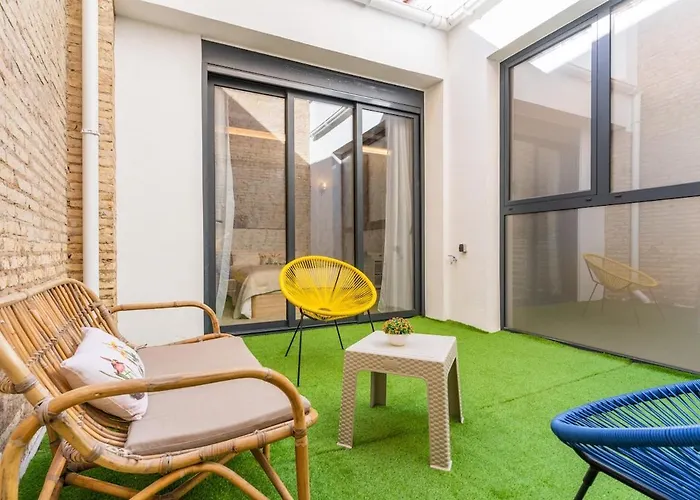 Invalencia - Visitacion Pool House Apartment *