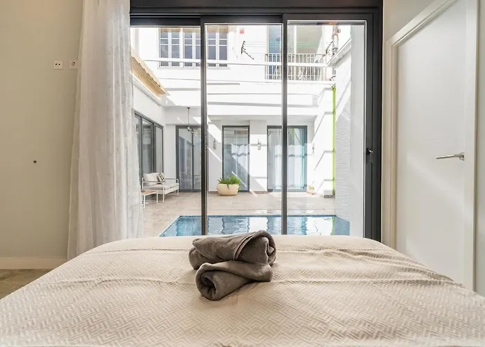 Invalencia - Visitacion Pool House Apartment *