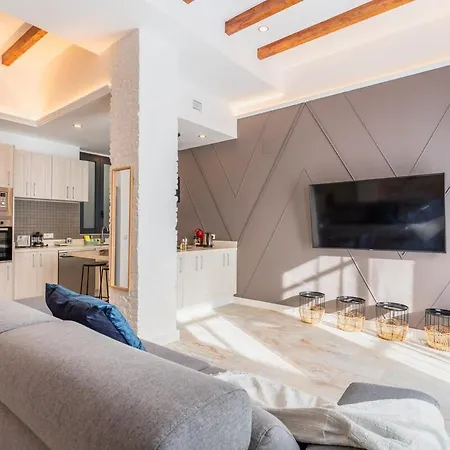 Visitacion Pool House דירה