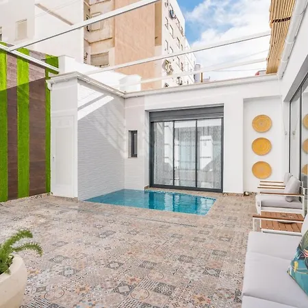 Visitacion Pool House דירה